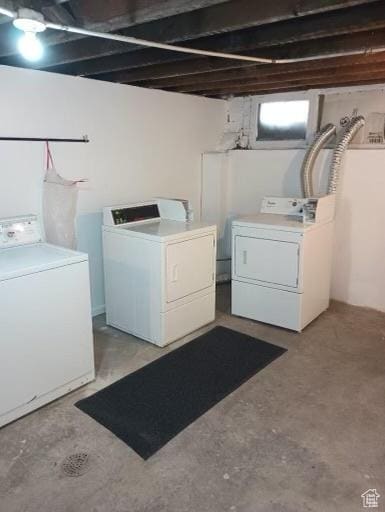 823 E 23rd St S, Ogden, UT 84401 - laundry area featuring washer and dryer