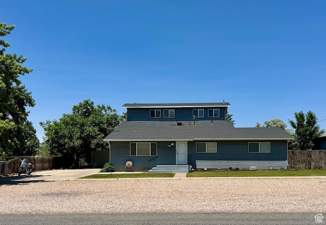 160 W 100 S, Fillmore, UT 84631 - traditional-style house with concrete driveway