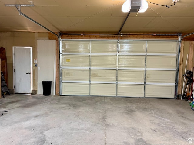 160 W 100 S, Fillmore, UT 84631 - garage featuring a garage door opener
