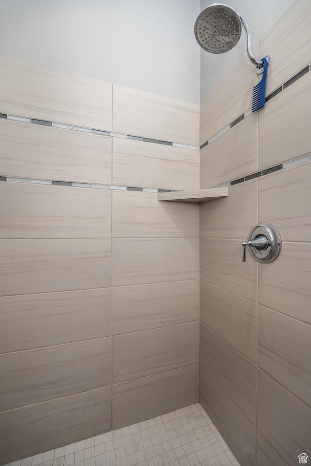 1861 N Mountain View Dr, Washington, UT 84780 - bathroom featuring tiled shower