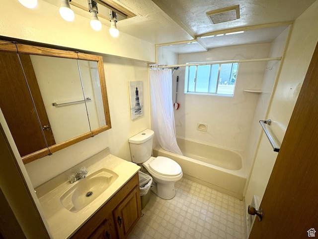 391 N 100 W, Delta, UT 84624 - full bath featuring tile patterned floors, toilet, vanity, and shower / bath combo with shower curtain