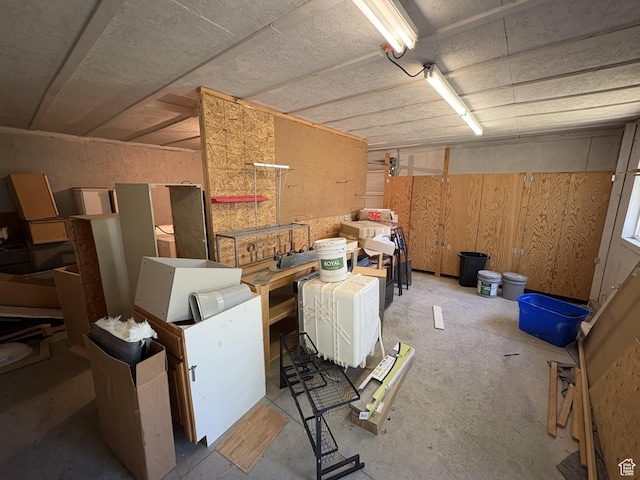 391 N 100 W, Delta, UT 84624 - garage with wood walls