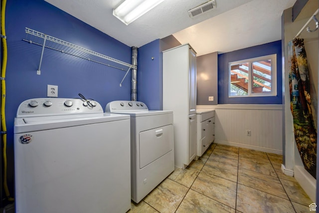 4213 S 2850 W, Roy, UT 84067 - washroom featuring washing machine and clothes dryer and wainscoting