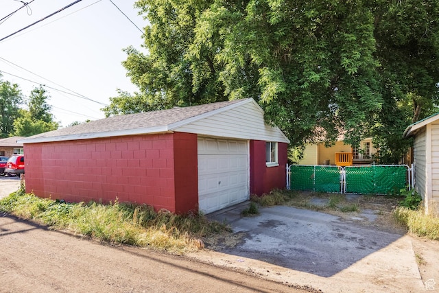 1240 W Indiana Ave, Salt Lake City, UT 84104 - detached garage with driveway