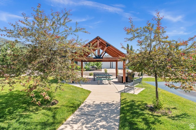 10685 S Dielsdorf Rd E, Sandy, UT 84092 - surrounding community featuring a gazebo and a lawn