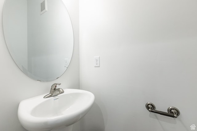 520 S Orchard Dr Unit 17, Bountiful, UT 84010 - bathroom with a sink