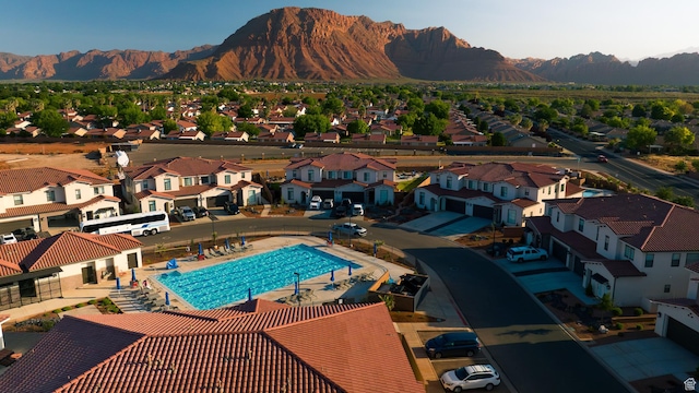 3780 Arcadia Dr Unit 53, Santa Clara, UT 84765 - community pool featuring a mountain view and a residential view
