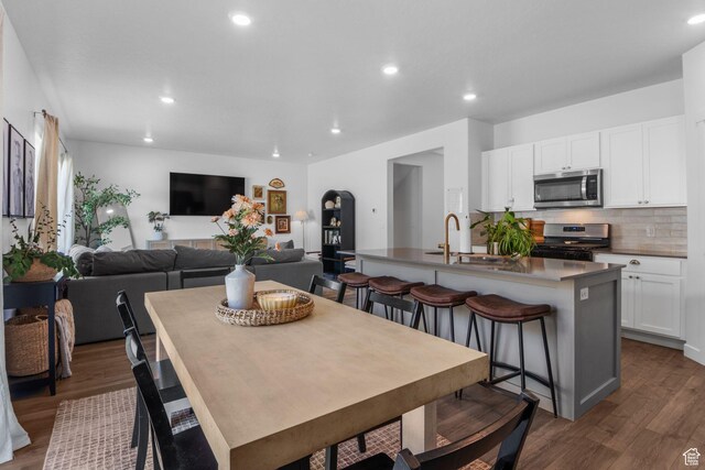 1477 S 3750 E, Spanish Fork, UT 84660 - dining space with dark wood-style flooring and recessed lighting