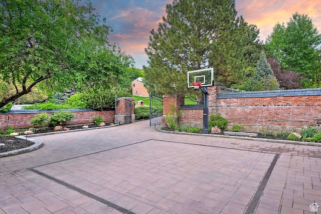 1358 E Tomahawk Dr N, Salt Lake City, UT 84103 - view of gate at dusk