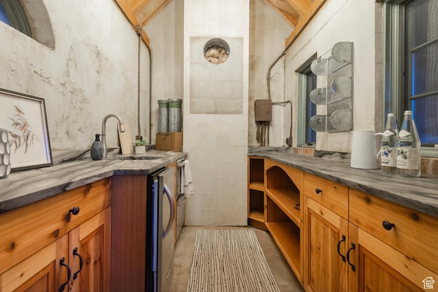 1358 E Tomahawk Dr N, Salt Lake City, UT 84103 - bar area featuring a sink