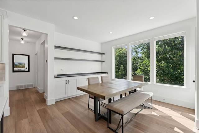 786 S 820 E, Pleasant Grove, UT 84062 - dining area with light wood-style floors, recessed lighting, and baseboards