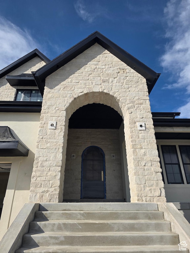 1419 E Heights Way S Unit 15, Fruit Heights, UT 84037 - entrance to property featuring stone siding and stucco siding