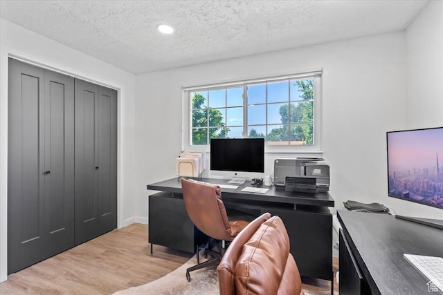 1392 N 450 E, Bountiful, UT 84010 - home office featuring wood finished floors, a textured ceiling, and recessed lighting