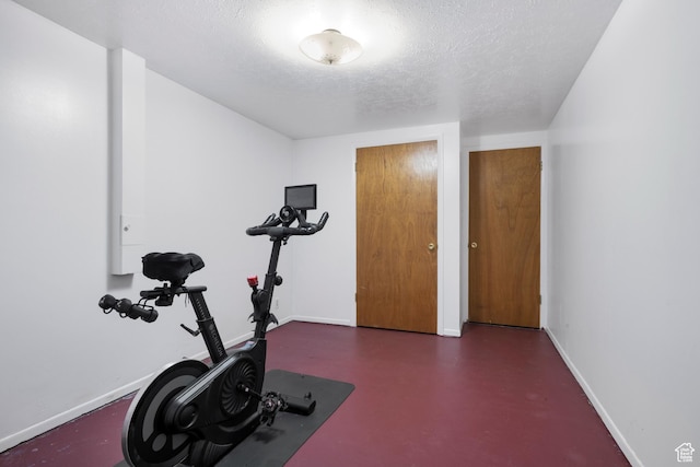 3243 S 200 W, Bountiful, UT 84010 - workout area with baseboards and a textured ceiling