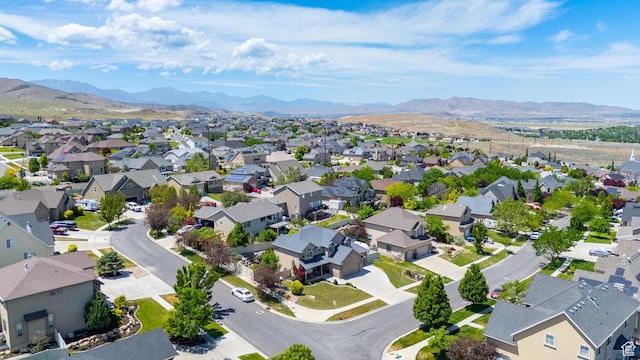 2367 S Wesson Dr, Saratoga Springs, UT 84045 - aerial view of residential area featuring a mountain backdrop