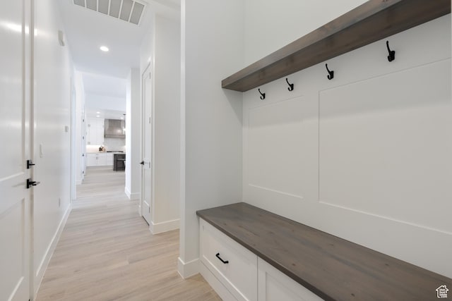 824 S 1690 W, Hurricane, UT 84737 - mudroom featuring light wood finished floors and recessed lighting