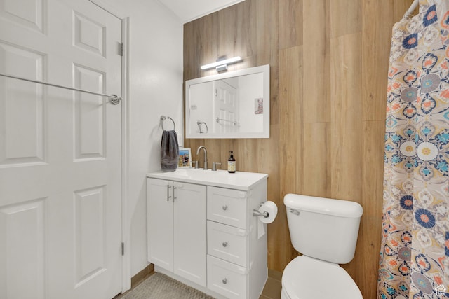 14284 S Daisyfield Dr E, Draper, UT 84020 - bathroom with vanity, toilet, a shower with shower curtain, and baseboards