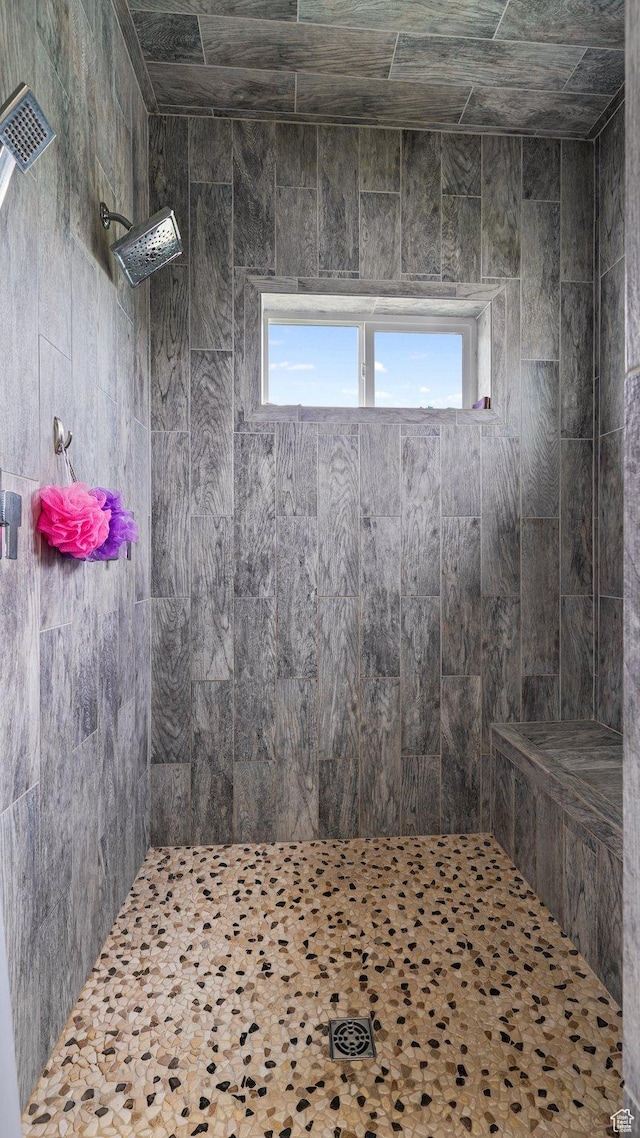 225 W 1390 N, Orem, UT 84057 - full bath with tiled shower and healthy amount of natural light