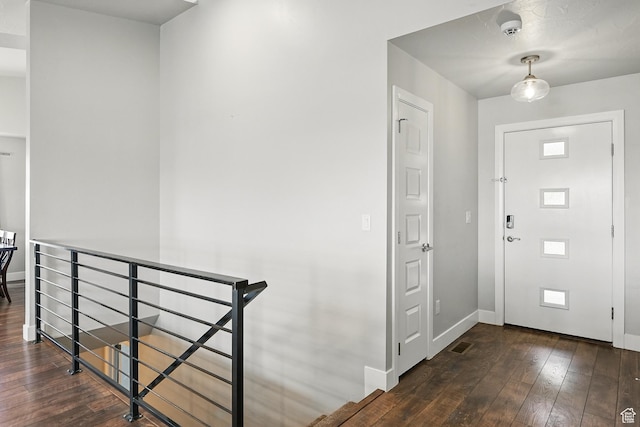 48 S Cimarron Cir, Cedar City, UT 84720 - entrance foyer featuring hardwood / wood-style floors and baseboards
