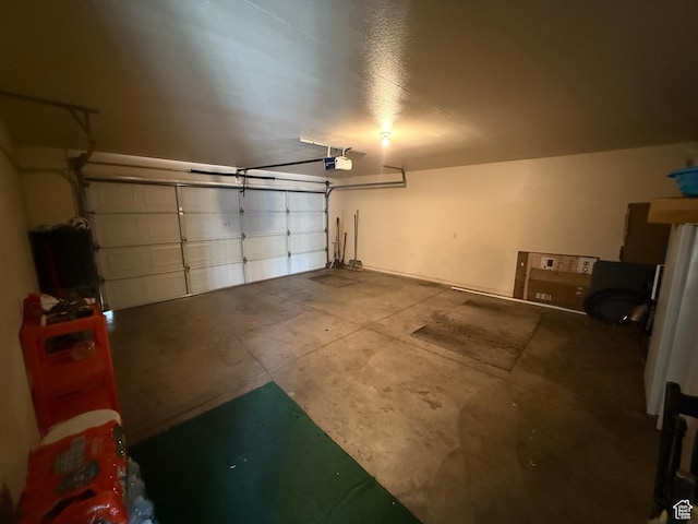 1087 N 1800th Cir W, St George, UT 84770 - garage featuring a garage door opener