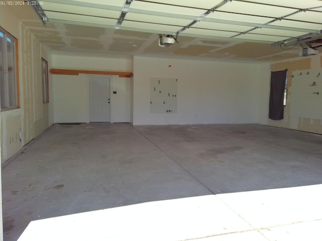919 E Millbrook Way, Bountiful, UT 84010 - garage featuring a garage door opener