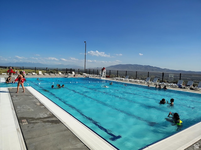 2185 W Crestview Dr, Lehi, UT 84043 - community pool with a mountain view