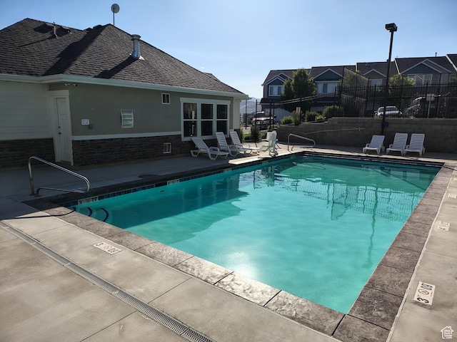 2185 W Crestview Dr, Lehi, UT 84043 - community pool with a patio area