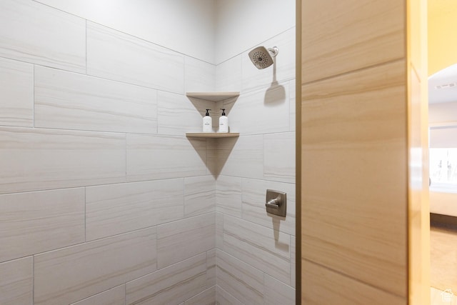266 N 2020 W # 74, Hurricane, UT 84737 - bathroom with tiled shower
