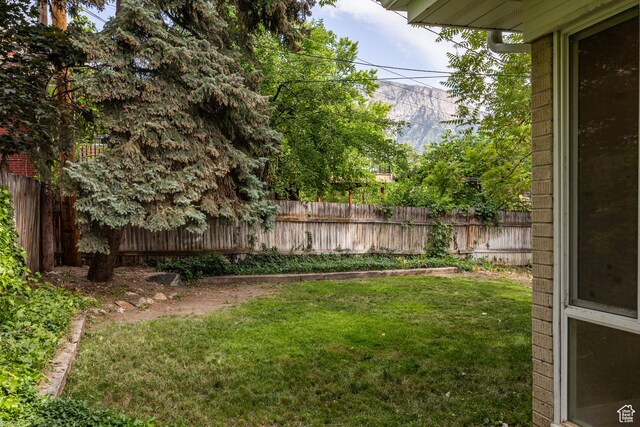 3427 S Fleetwood Dr, Salt Lake City, UT 84109 - view of yard