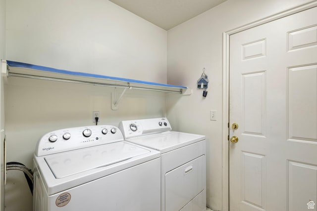 1202 N 2155 W, Clinton, UT 84015 - laundry area with washing machine and clothes dryer