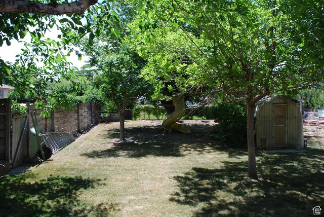 385 E 300 N, Spanish Fork, UT 84660 - view of yard featuring a shed