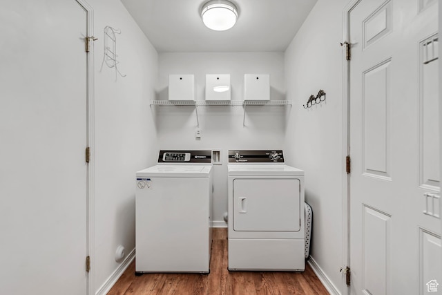 856 S 1580 W, Lehi, UT 84043 - laundry room featuring washing machine and clothes dryer, wood finished floors, and baseboards