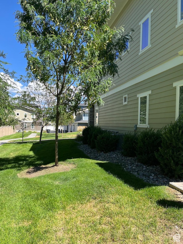 9681 S Zakro Ln, South Jordan, UT 84095 - view of green lawn