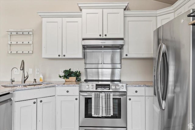 2167 E Eagle Chase Dr, Draper Ut Cnty, UT 84020 - kitchen with stainless steel appliances, under cabinet range hood, a sink, and white cabinetry