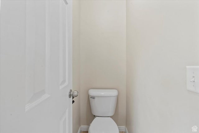 2167 E Eagle Chase Dr, Draper Ut Cnty, UT 84020 - bathroom with toilet and baseboards
