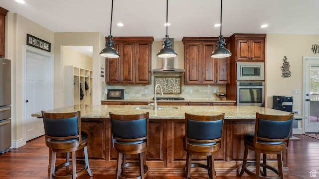 336 S 1400 W, Farmington, UT 84025 - kitchen with stainless steel appliances, a sink, tasteful backsplash, dark wood finished floors, and a kitchen island with sink