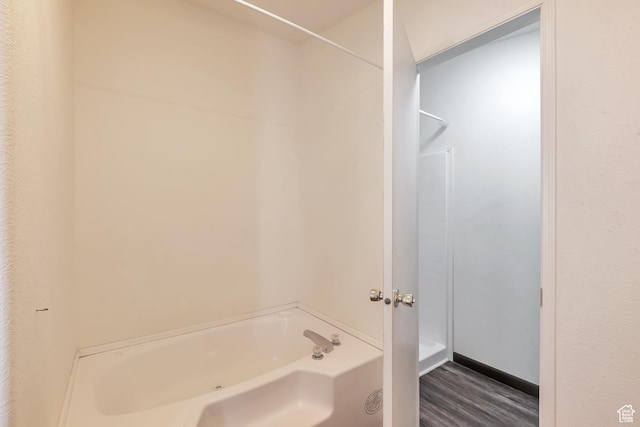 783 S 100 W, Payson, UT 84651 - full bathroom with a bathtub and wood finished floors
