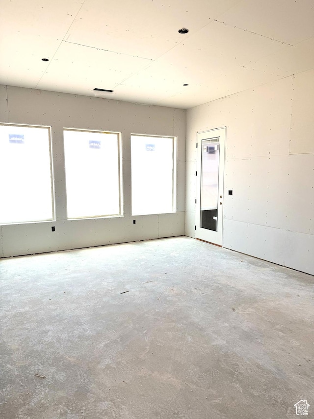 1137 W 4310 S, Hurricane, UT 84737 - unfurnished room with concrete floors