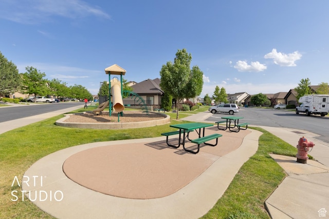 2565 N Sunset Vw Unit 14, Lehi, UT 84043 - view of property's community featuring a lawn and a residential view