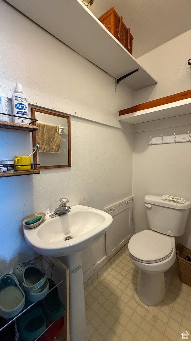 140 W 200 N, Price, UT 84501 - half bathroom featuring toilet