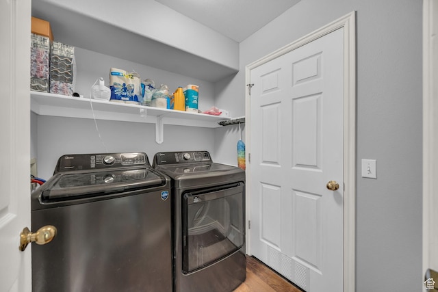 556 E 800 N, Ogden, UT 84404 - laundry room featuring washer and dryer and wood finished floors