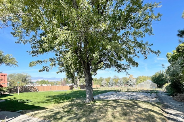 975 S Canyon Breeze E, Draper, UT 84020 - view of yard featuring an exterior structure and an outbuilding