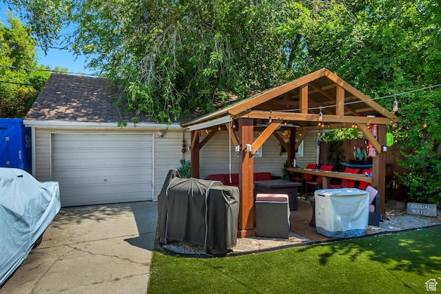 763 E Spring View Dr, Millcreek, UT 84106 - detached garage with driveway