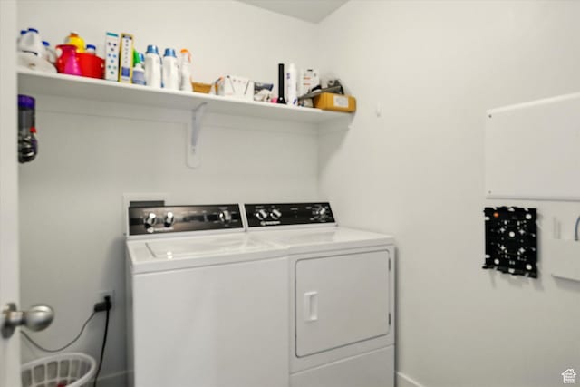 2124 S 1490 W, Wellsville, UT 84339 - laundry room with washer and clothes dryer