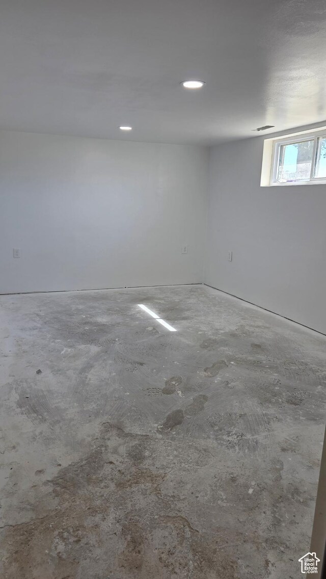 20915 W 1300 S, Malad City, ID 83252 - spare room featuring concrete flooring