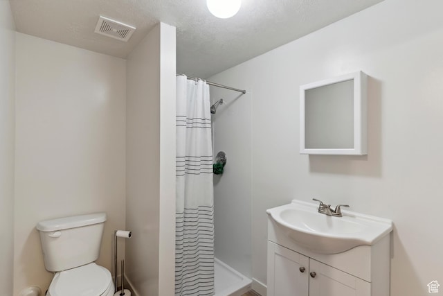 4293 W 5550 S, Roy, UT 84067 - bathroom featuring vanity, a shower with shower curtain, and toilet