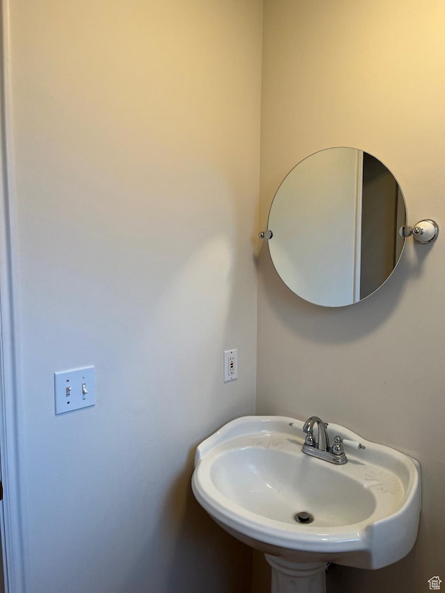 632 W 200 N, Salt Lake City, UT 84116 - bathroom featuring a sink
