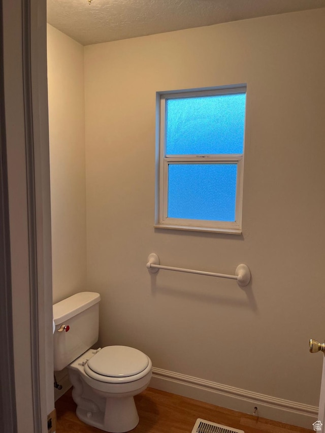 632 W 200 N, Salt Lake City, UT 84116 - bathroom with wood finished floors and a textured ceiling