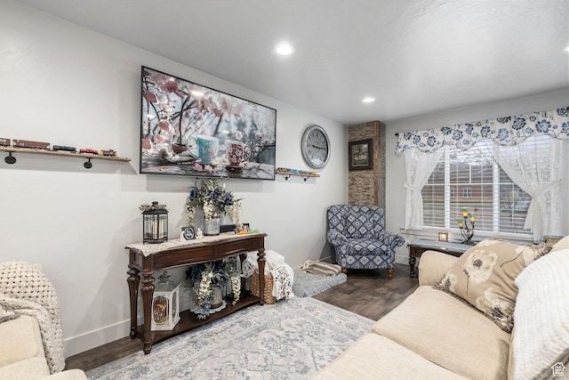 177 E 610 S, Santaquin, UT 84655 - living room with recessed lighting, wood finished floors, and baseboards