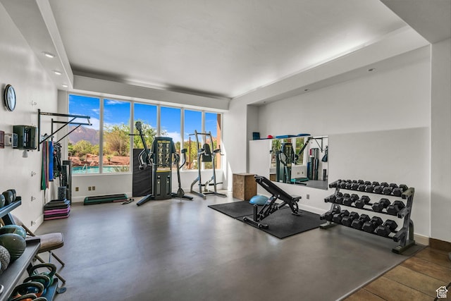 2304 N Cohonina Trl, St George, UT 84770 - exercise room with baseboards and recessed lighting